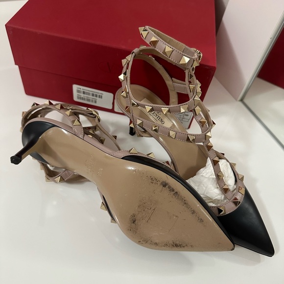 Valentino Rockstud Caged 65 Leather Ankle Strap Pump, size 38.5 - Picture 7 of 12